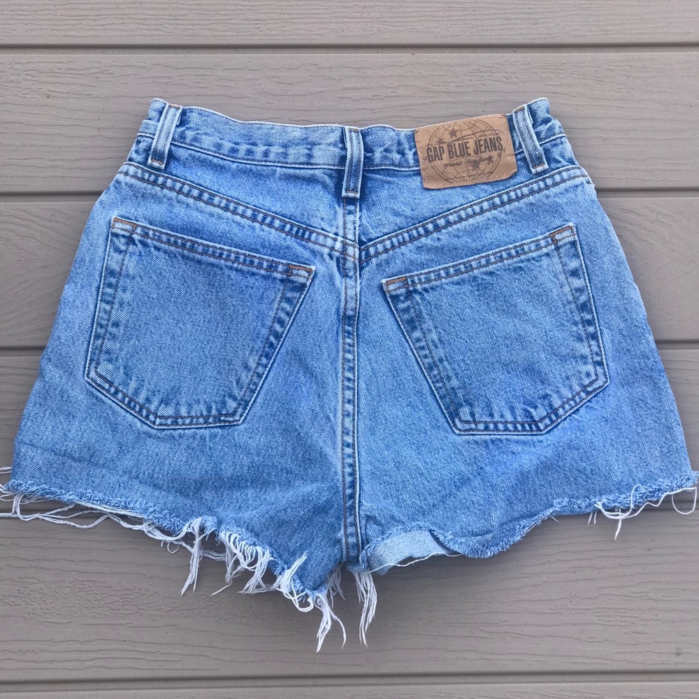 Vintage GAP High waisted cut off Jean shorts!🔥